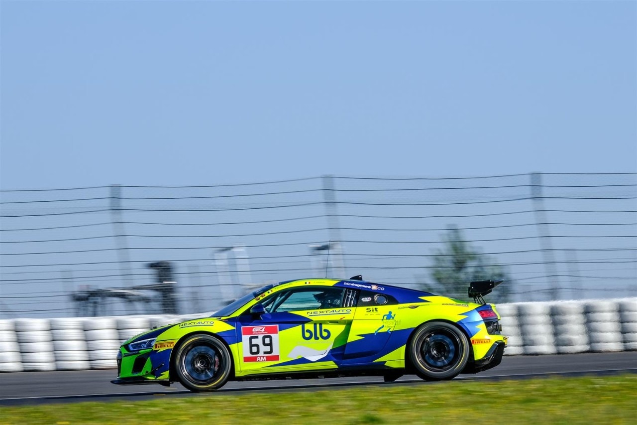 Valentino Rossi al volante di un'Audi R8 nel campionato europeo GT